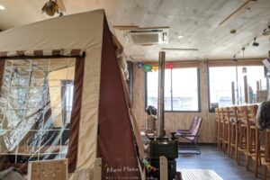 トンカル (TONQAL)@的場町でキャンプ気分のランチ